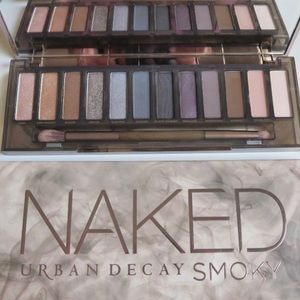 Urban Decay Naked Smoky Palette
